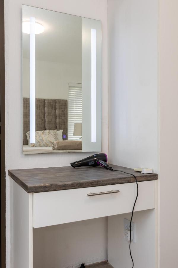 67 The Shades - Luxury Apartment In Umhlanga - Airconditioning Throughout And Inverter Durban Exterior photo